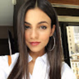 Meet your Posher, Rinata